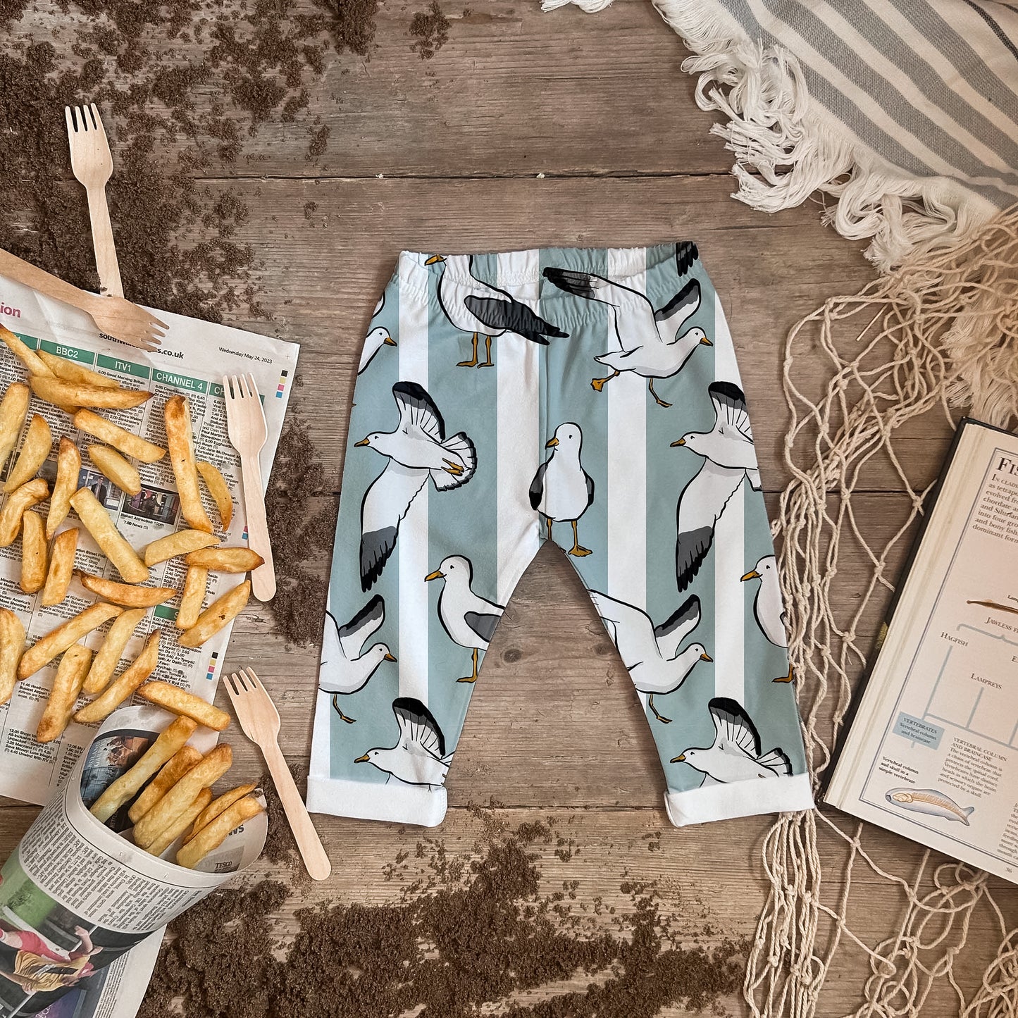 Seaside Seagulls Cropped Leggings